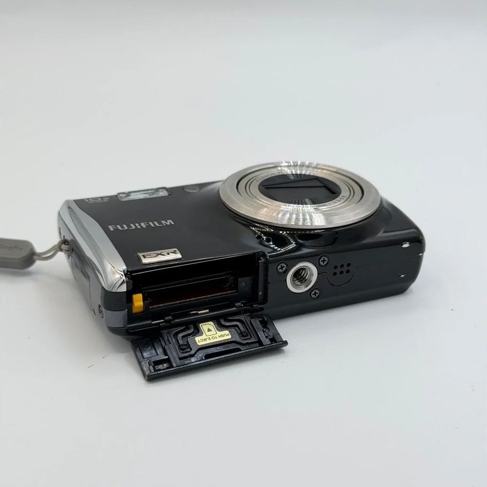Fujifilm FinePix F72EXR Digital Camera Black 10x Optical Zoom Bundle SD Card